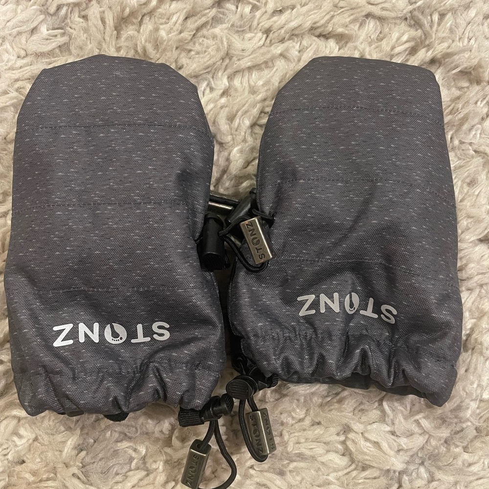 Stonz baby Mittens
